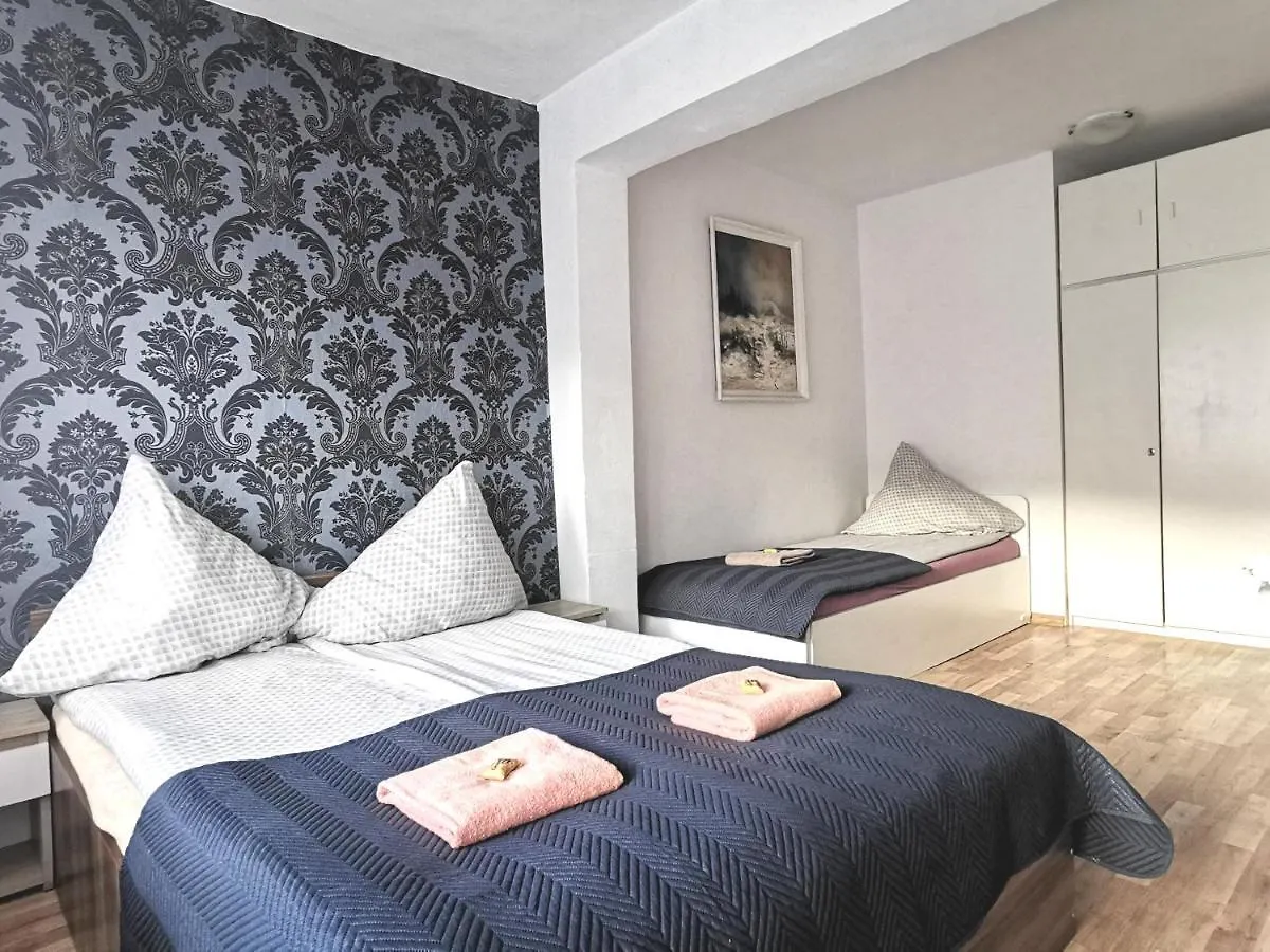 Malinowy Domek Karpacz Bed & Breakfast