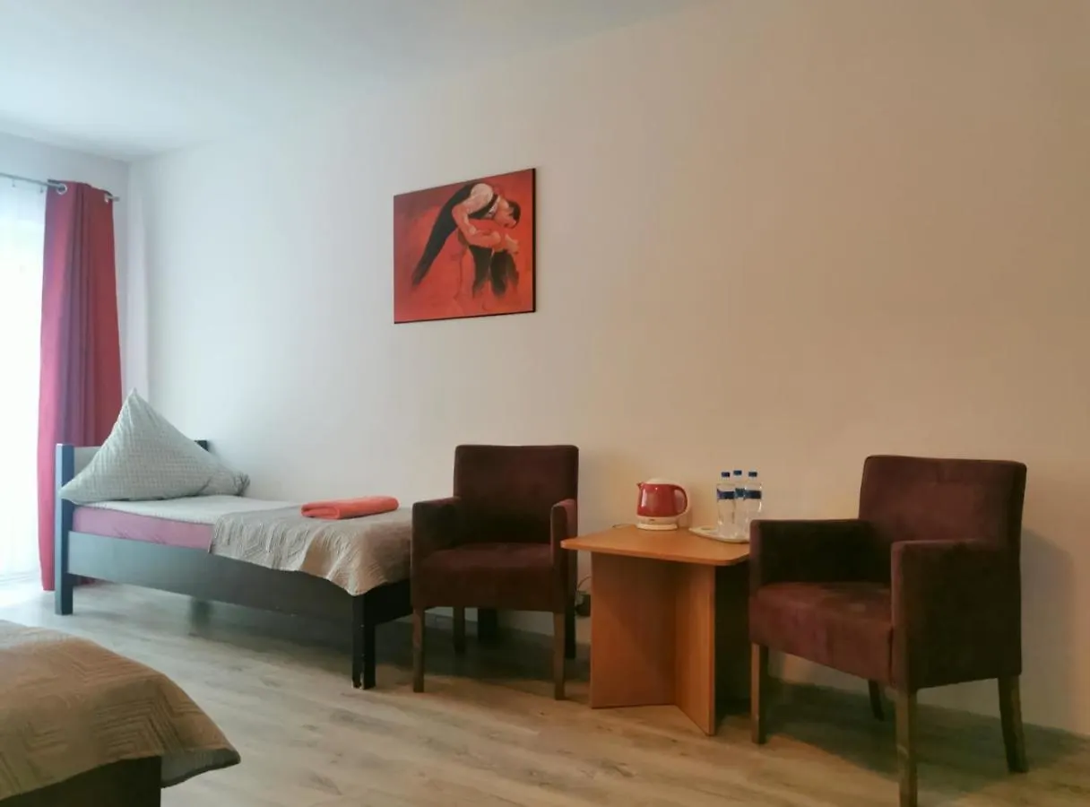 Malinowy Domek Karpacz Bed & Breakfast