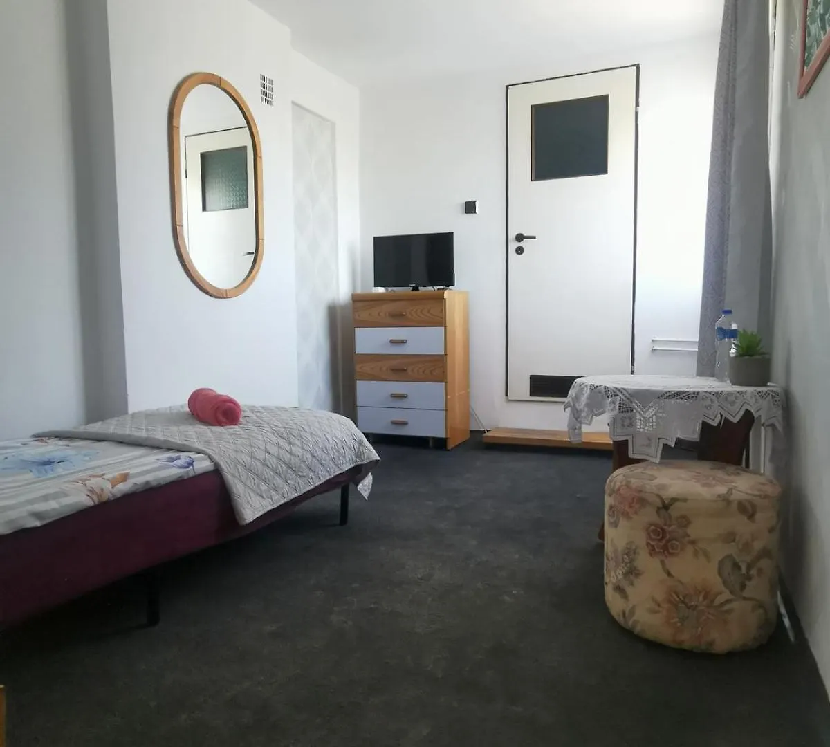 Malinowy Domek Karpacz Bed & Breakfast